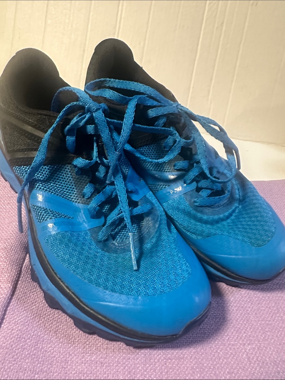 Salomon Women's Blue and Black Athletic Running Shoes